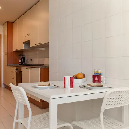 Expo Oriente Lis By Interhome